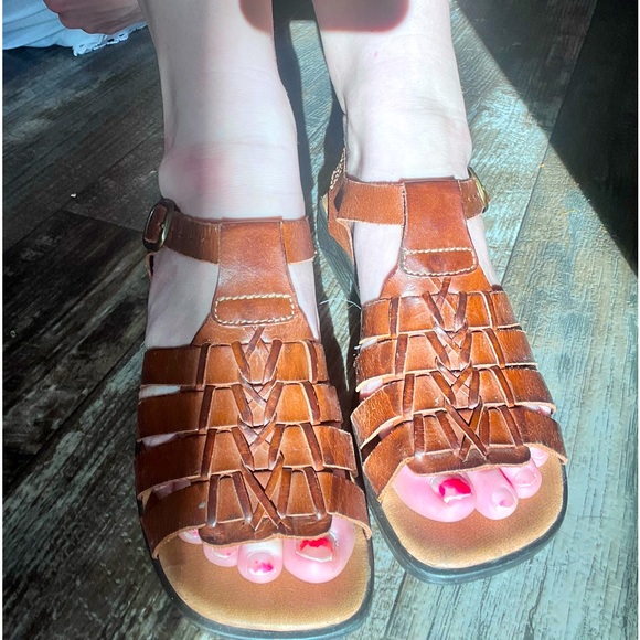 vtg 90s genuine leather brown strappy sandals• open toe • buckle • faded glory - Picture 1 of 11